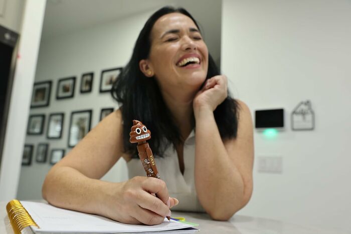 Work Meetings Getting A Little Dull? This Farting Poop Pen Is Guaranteed To Break The Ice