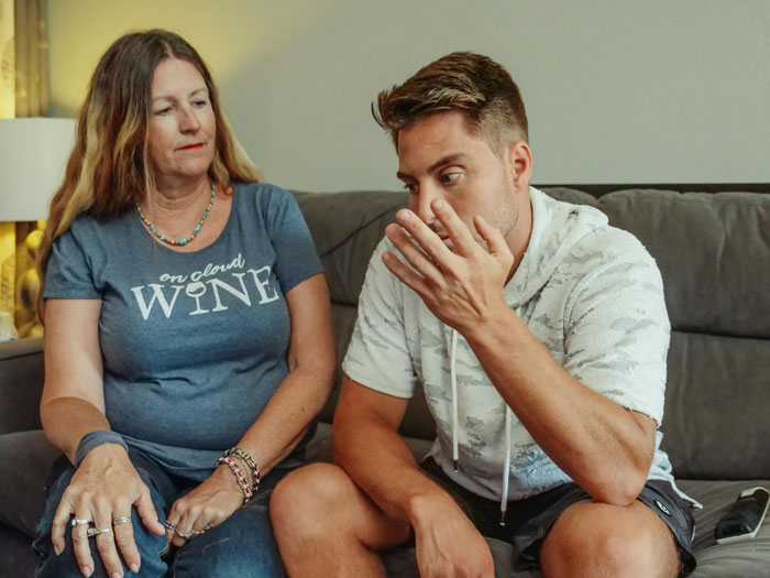 Mom Struggles To Accept Son’s Lifestyle, Thinks He’s An Underachiever Who Lives Paycheck To Paycheck