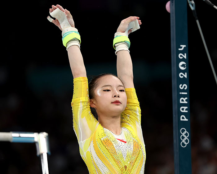 “I Need A Photo With Simone Biles”: 16YO Gymnast’s “Fangirl” Moment At The Olympics Goes Viral