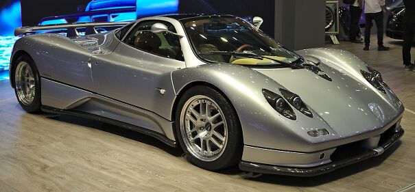 1200px-Pagani_Zonda_C12_chassis_001_Genf_2019_1Y7A5539-66f5ef32622d2.jpg