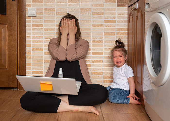 Sister Kicks Out Brother And His Family After They Refuse To Follow Her House Rules