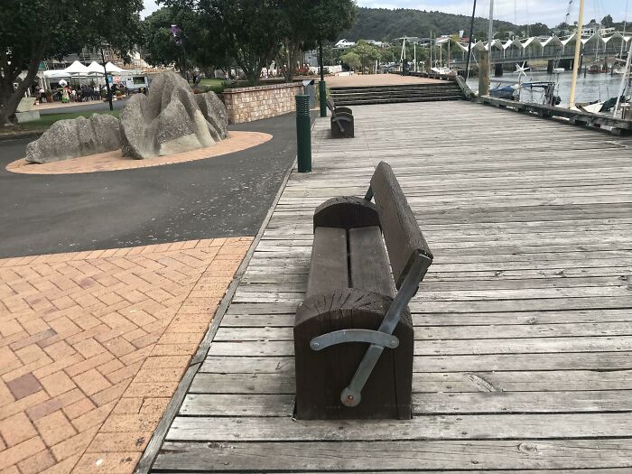 These Reversible Benches Allow You To Decide Which Direction You Prefer To Face While You Sit On Them