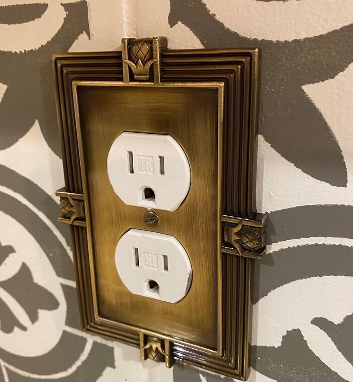 Update Your Home Easily By Replacing Old Switch Plates With New Ones