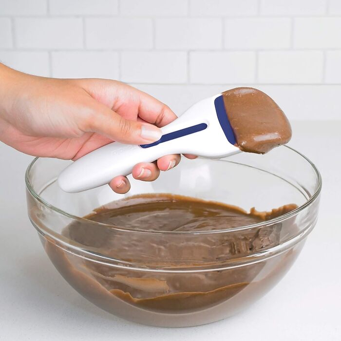 Messy Cupcake Batter Got You Feeling Like A Toddler On A Sugar Rush? This Cupcake Scoop Will Bring Order To The Chaos