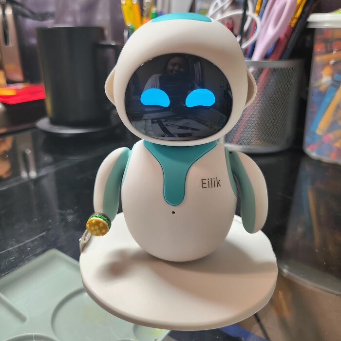 This Eilik Robot Is Packed With So Much Personality, You'll Forget It's Not A Real Pet