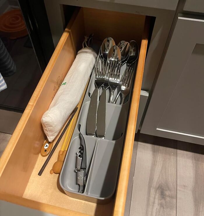  Compact Utensil Organizer : Your Drawers Are About To Look So Tidy, You'll Be Tempted To Invite Your Mother-In-Law Over For A Surprise Inspection