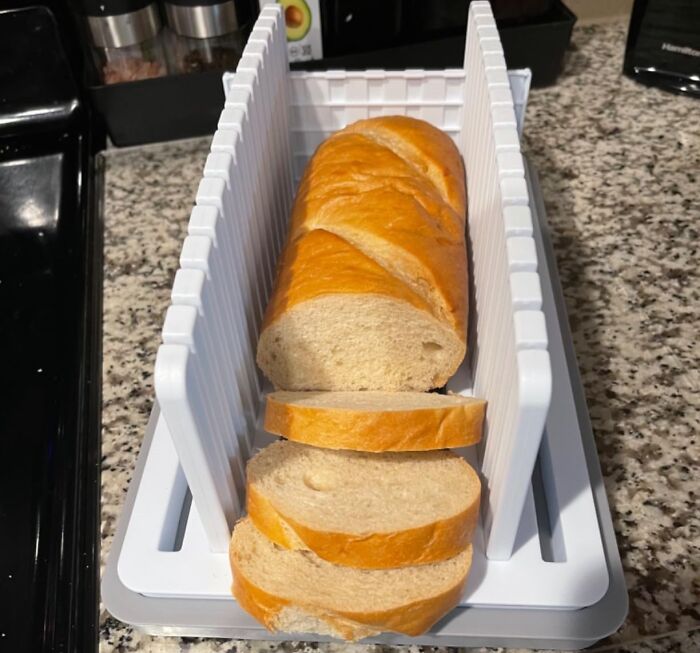 Make Every Slice Count – This Bread Slicer Keeps Your Homemade Bread Fresh And Neat!