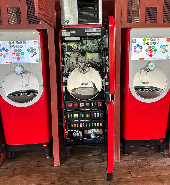 Inside Of The Coke Freestyle Machine