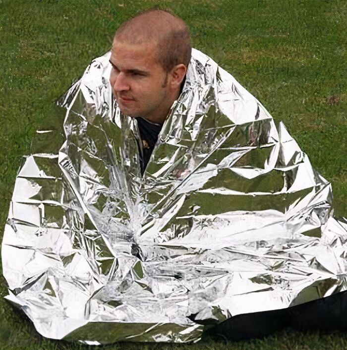 Don't Let The Cold Weather Catch You Unprepared. These Emergency Mylar Thermal Blankets Will Keep You Cozy And Comfortable, Even When The Temperature Drops Way Down