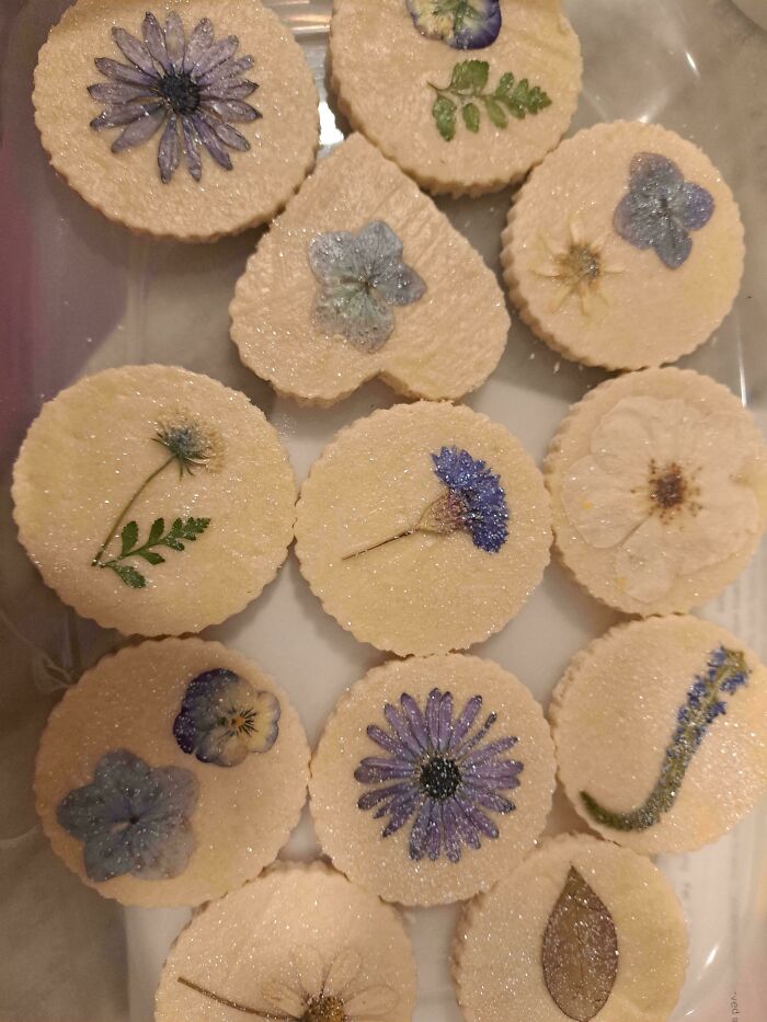 My First Attempt At Pressed Flower Cookies!