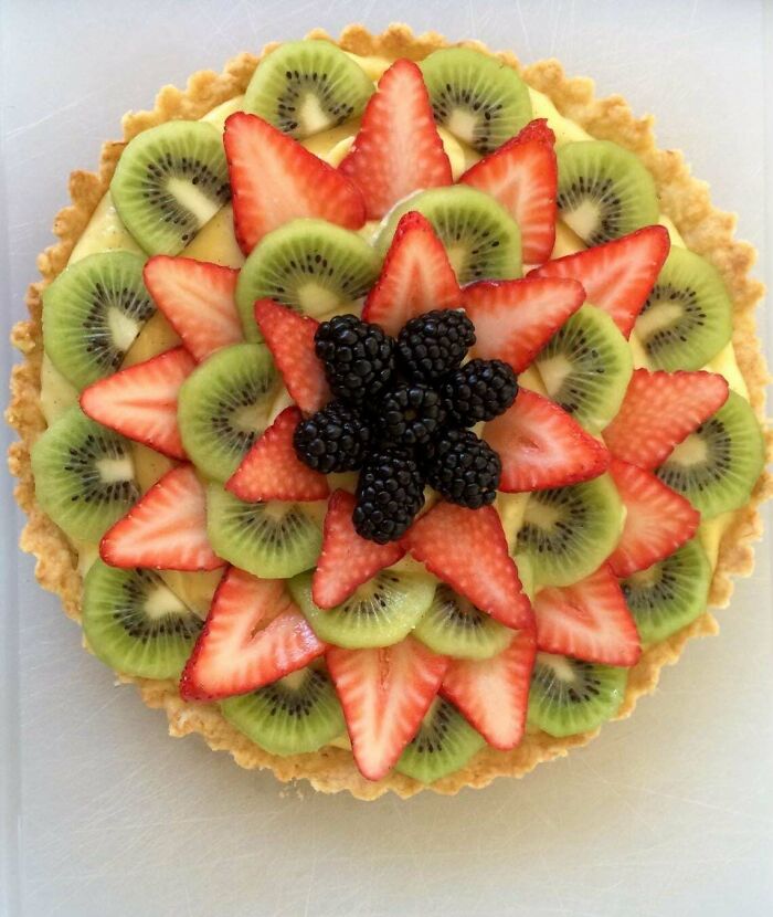 My Friend’s Fruit Tart Before And After Having Kids 😂