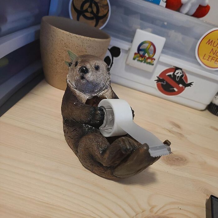 This Otter Tape Dispenser Is So Cute, It'll Make You Want To Wrap Everything In Sight