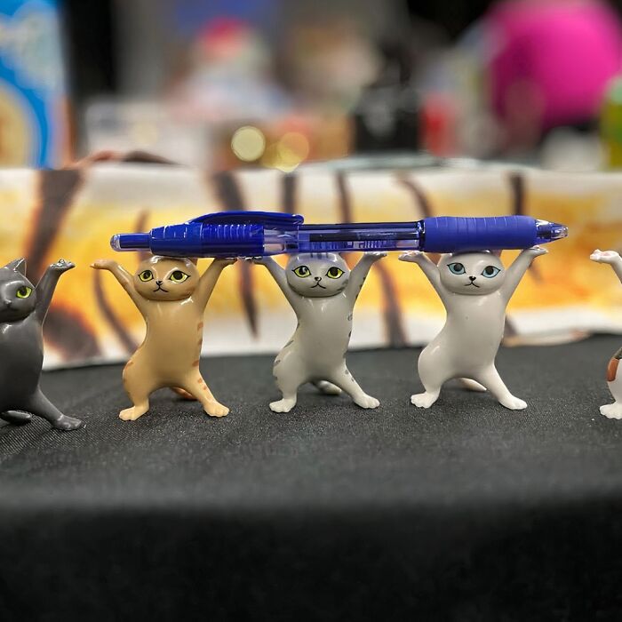 Let These Adorable Cats Pen Holders Keep Your Pens In Line