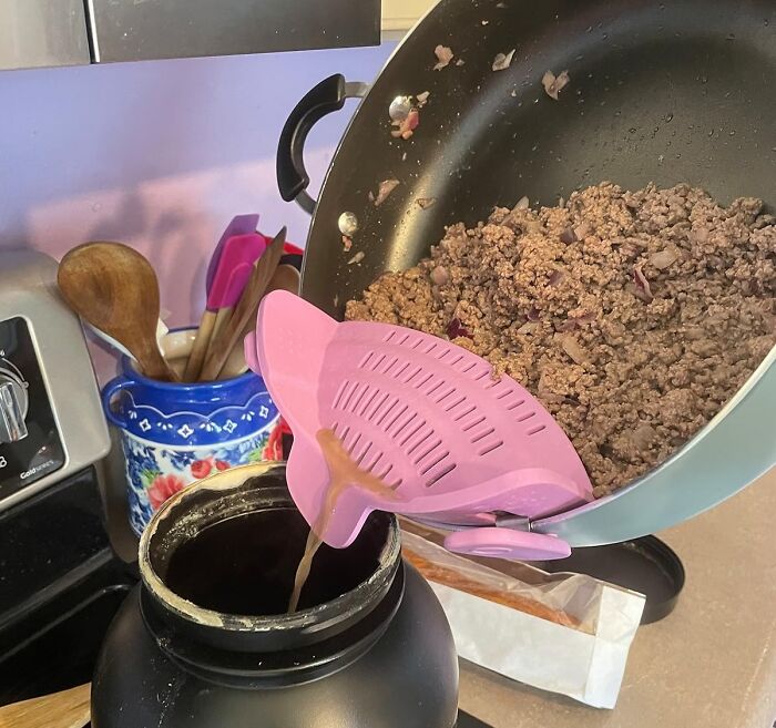 Kiss Bulky Colanders Goodbye!" This Clip-On Strainer Will Save Your Counter Space