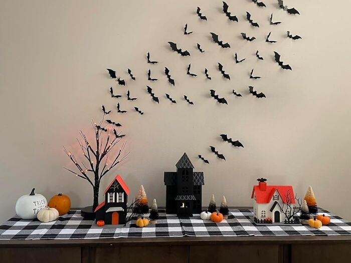 These Spooky 3D Bat Wall Decor Pieces Will Turn Your Home Into A Haunted Haven – Just Watch Out For Dracula!