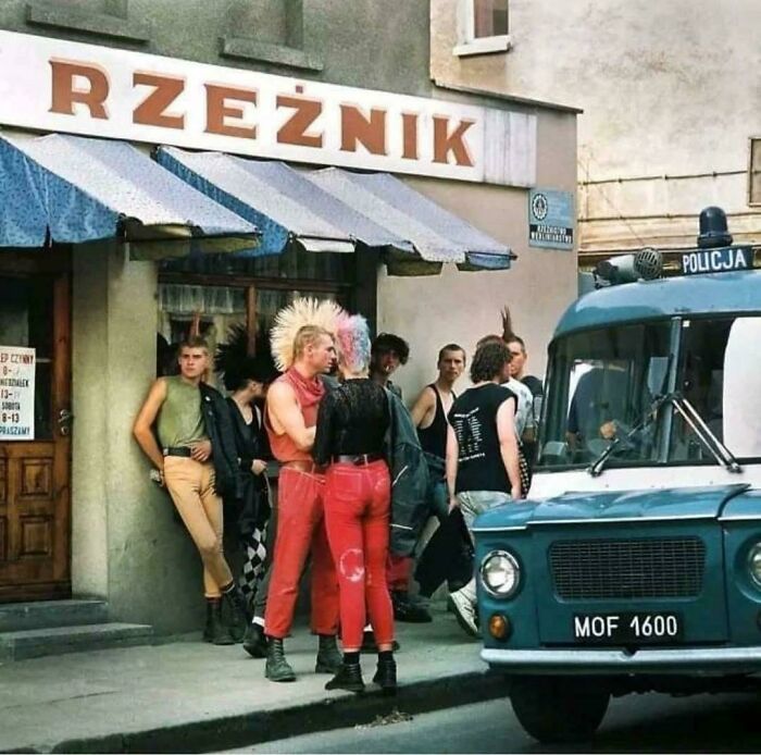 Punks In Poland, 1990