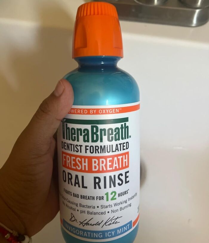 Garlic Breath Got You Feeling Like A Vampire? This Mouthwash Will Banish Those Bad Vibes And Leave You Feeling Minty Fresh! 