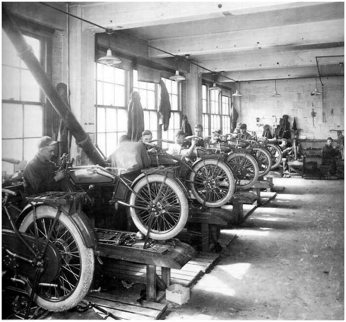 A Rare Look Inside The Original Harley-Davidson Motorcycle Factory - 1924