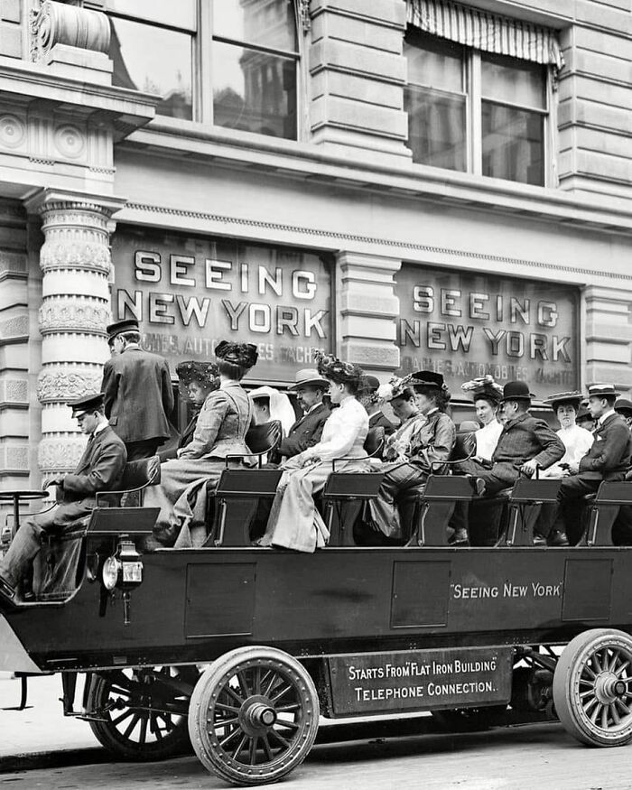 New York City's Early Adoption Of Electric Buses (1908)