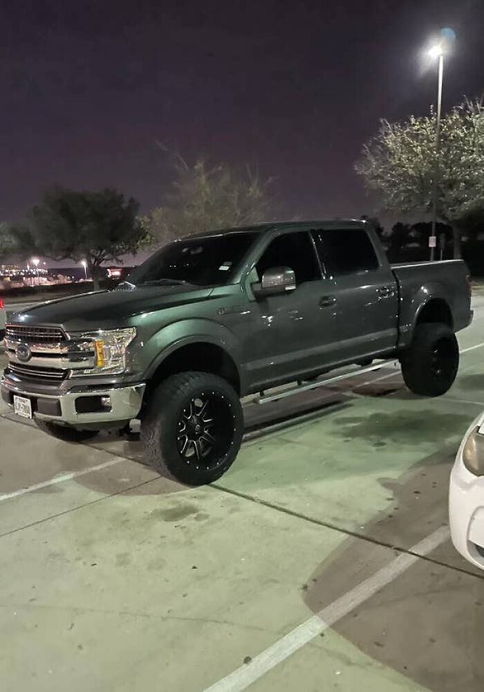 Guy At The Gym Always Takes Up Four Spots