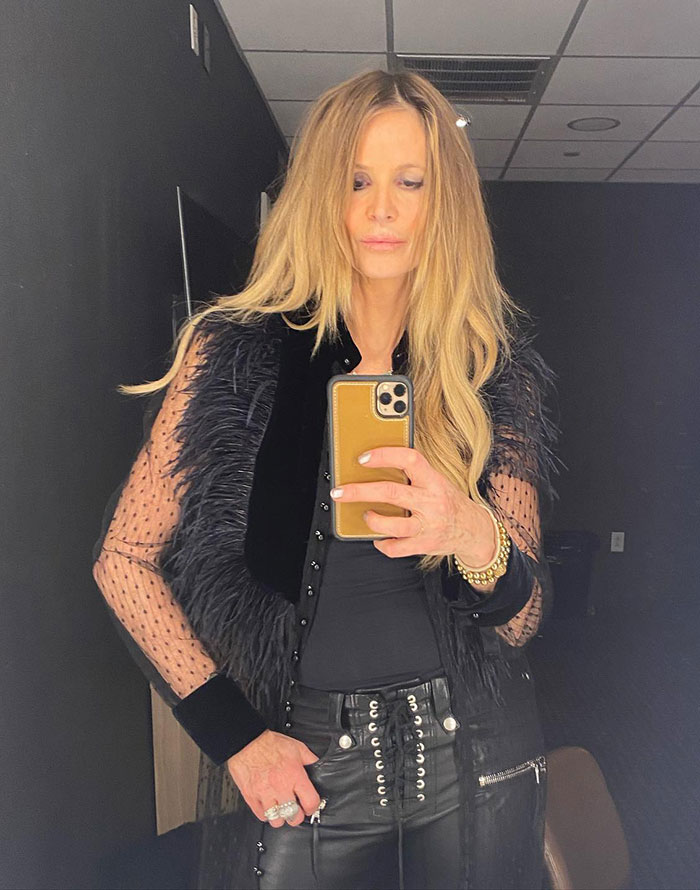 Elle Macpherson Reveals Why She Refused Chemotherapy Seven Years After Cancer Diagnosis