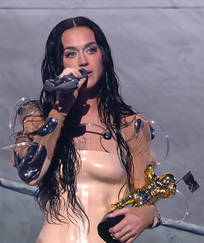 Katy Perry Says She’s On “First Day Of Period” At The VMAs, Is Accused Of “Performative Feminism”