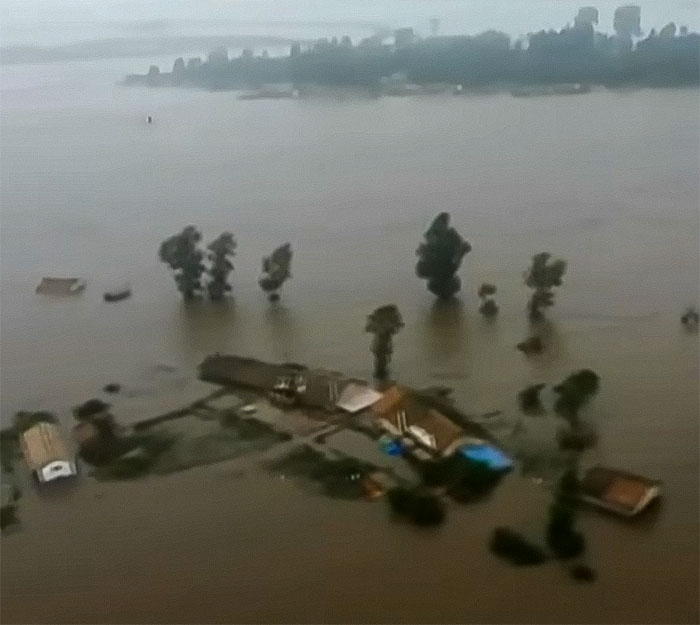 Kim Jong-Un Executes 30 Government Officials After Blaming Them For Lethal Floods