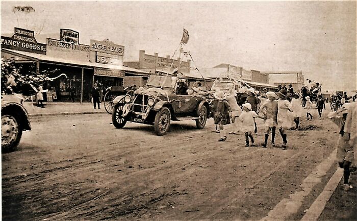 Parade Commercial St Merbein 1920s