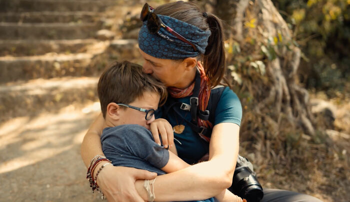 These 3 Kids Are Going Blind, So Their Parents Took Them On An Unforgettable Trip Around The World