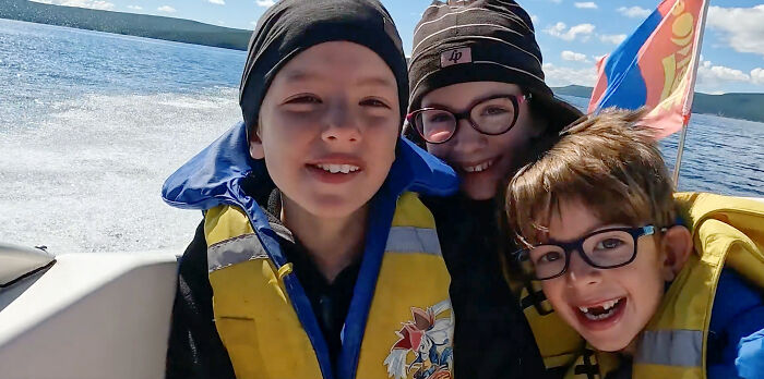 These 3 Kids Are Going Blind, So Their Parents Took Them On An Unforgettable Trip Around The World