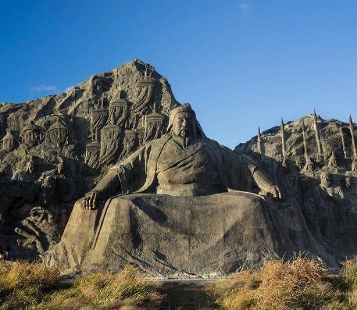 Estatua de Kublai Khan en Xanadú, Mongolia (1215–1294 aprox.)