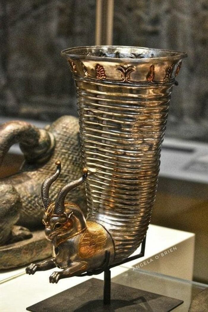 Persian Achaemenid Silver Rhyton (Vessel For Pouring Liquids / Libations). Mid 6th - 5th Century Bce. British Museum. Study The Purity And Silver Content Level Of This High Quality Craft That Is Approx. 2500 Years Old