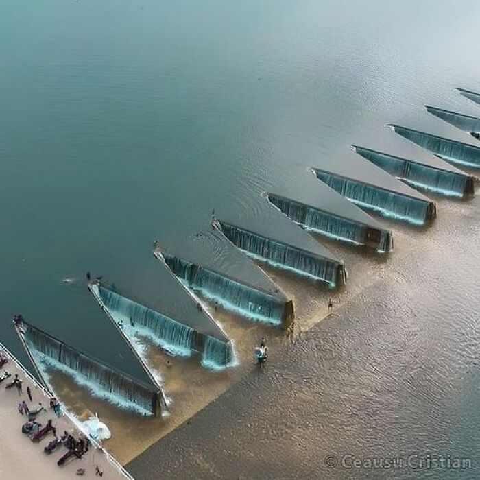 Pimburattewa Tank In Sri Lanka, A Marvel Of Ancient Engineering, Was Constructed By King Parakramabahu I In The 12th Century