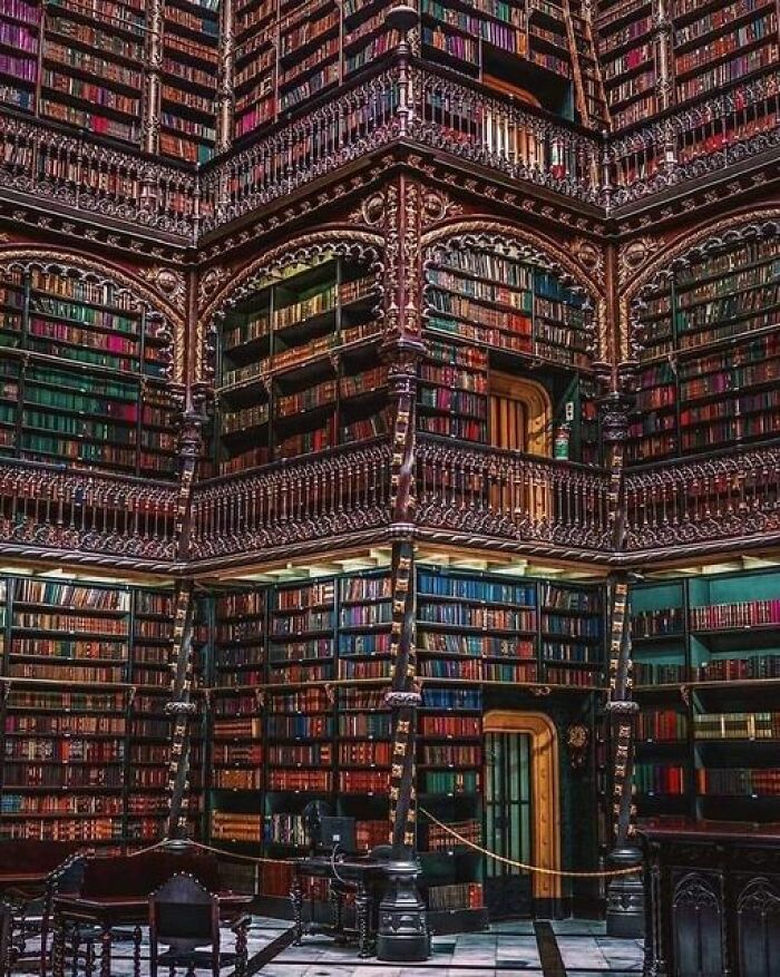 The Royal Portuguese Cabinet Of Reading Was Founded On June 14, 1837. Construction Began In 1880 Under The Direction Of Portuguese Architect Rafael Da Silva