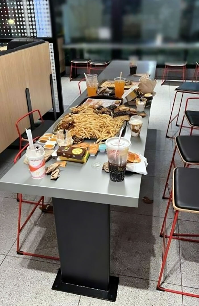 4 Customers Ordered $178 Worth Of Food, Ate About Half Of It, And Left This Mess For Us To Clean Up