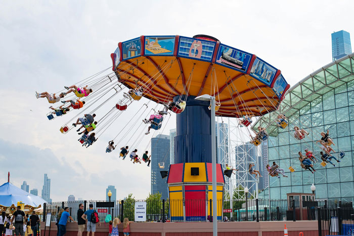 Parents Mindlessly Abandon 5YO To Go On Carnival Ride, Upstanding Stranger Goes To Protect Her