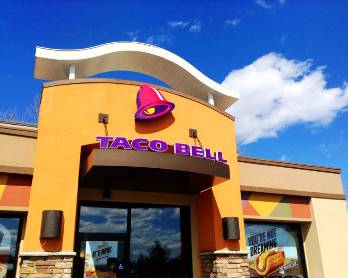 Woman Is Flabbergasted After Spotting Her Ivy League Doctor BF Actually Working In Taco Bell 