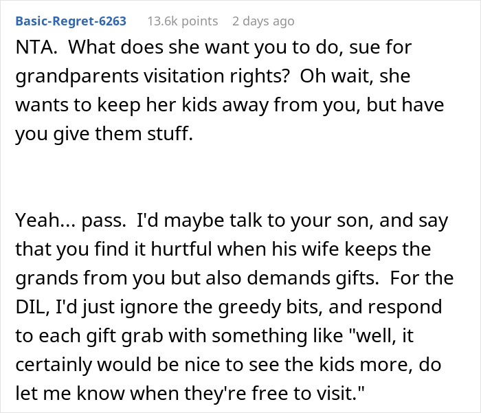 Comment discussing grandparents' relations with their grandkids, emphasizing gift dynamics and visitation issues.