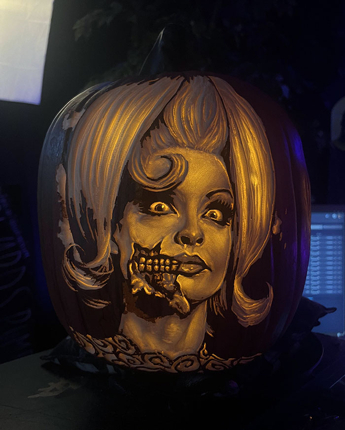 I Carved A Pumpkin Inspired By The Movie "Mars Attacks!"