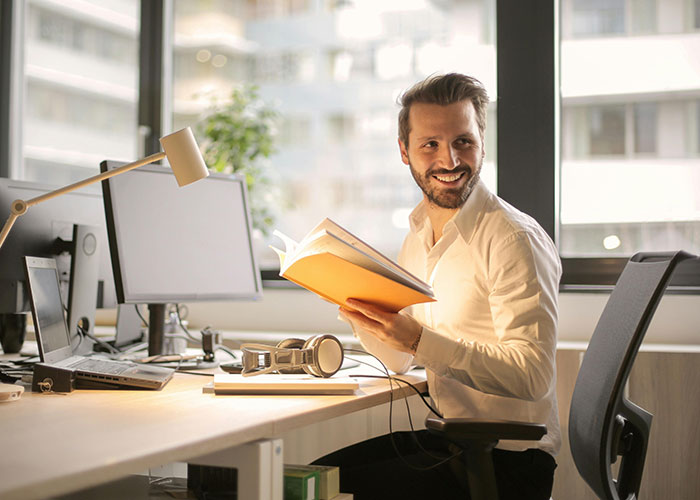 Man Confused When New Coworker Is Not The Same As The Person He Interviewed