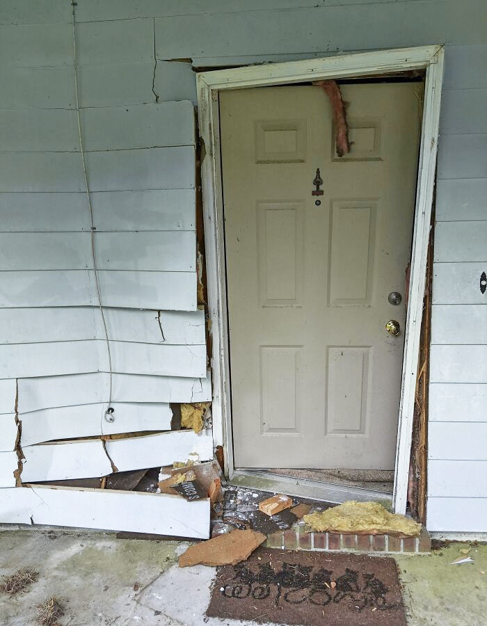 Neighbor's 12-Year-Old Grandkid Decided To Sneak A Joyride. Freaked Out, Hit The Gas, And Crossed Their Lawn And Mine To Hit The Front Of My House