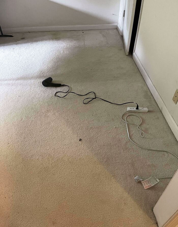 This Was My Landlord's Solution To The AC Unit Leaking Water And Soaking The Carpet. It Was Left On For At Least 24 Hours Before I Got There