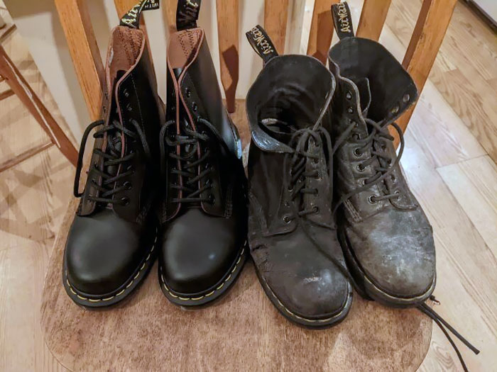 El viejo par de Dr. Martens de mi mujer frente a su nuevo par