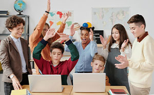 Teacher Introduces Students To A “Care Closet” From Which They Can Take What They Need Shamelessly