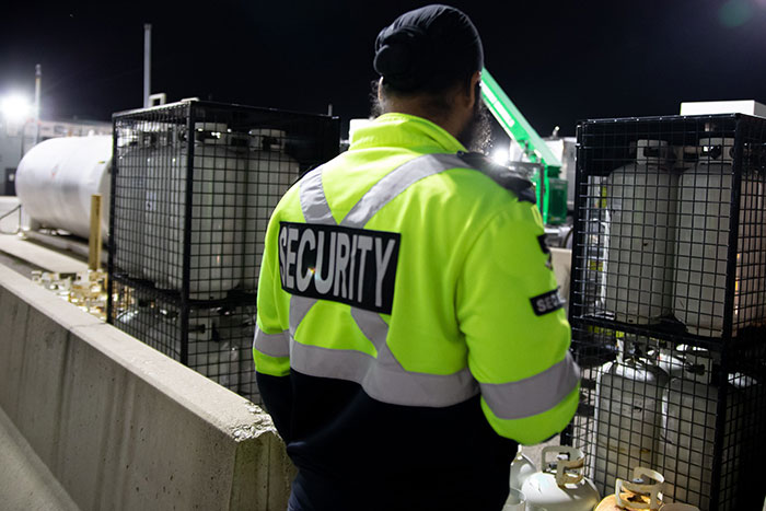 Rude Guy Thinks He Can Ignore Security, Regrets It After Wasting 5.5 Hours Instead Of 30 Seconds