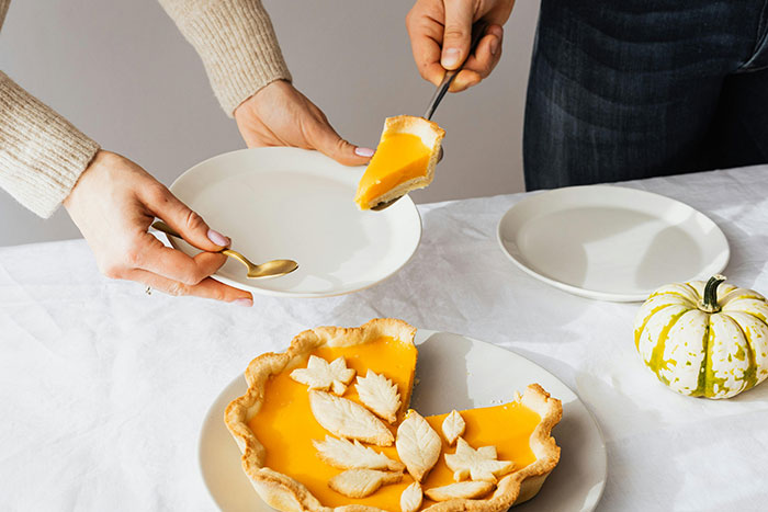 Woman Bakes Her Own B-Day Cake For Party, Friend's New BF Slams His Slice In The Trash