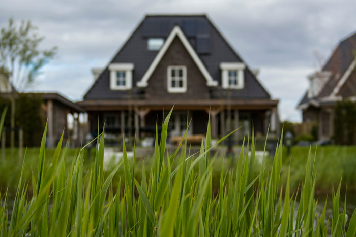 Kid Cuts Neighbors' Lawn To Earn Some Cash, Man Refuses To Pay Him, Mom Goes Livid