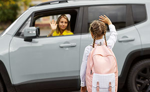 Woman Keeps Blocking Driveway For Mom Of Autistic Kid Who Can’t Walk, She Finally Loses It