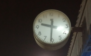 Hey Pandas, Post A Photo Of A Public Clock Wherever You Meet