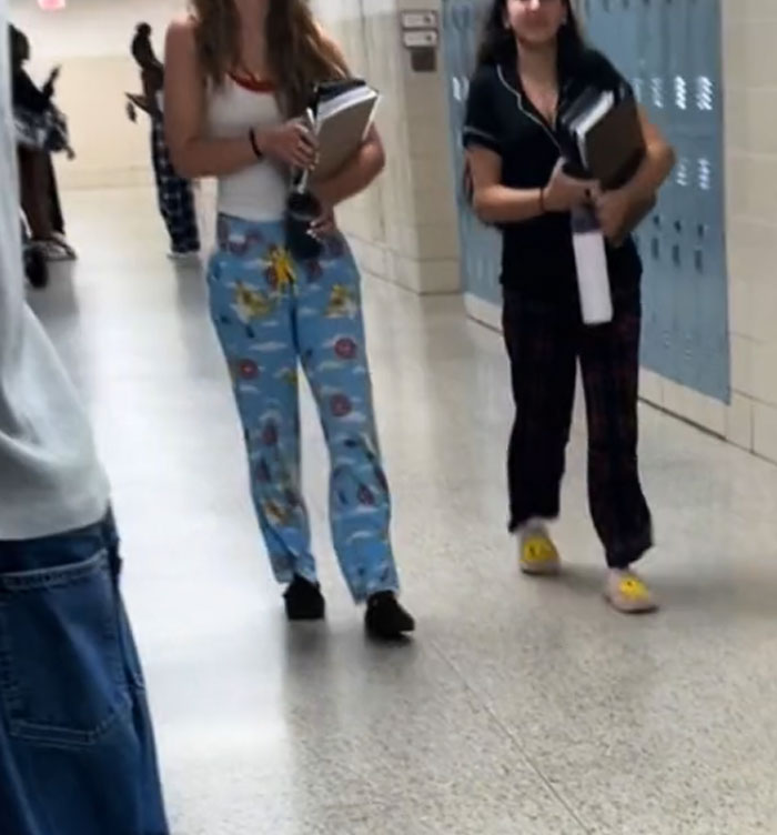 Non-Americans Are Shocked At The Cultural Difference Of What Students Wear To School In The US